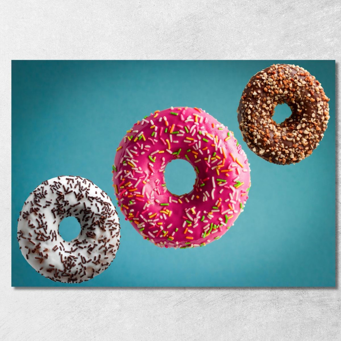 Quadro Moderno Donuts Colorate Con Glassa E Granella In Sospensione foo52 quadro stampato su tela Quadro Moderno Donuts Colorate Con Glassa E Granella In Sospensione foo52 quadro stampato su tela